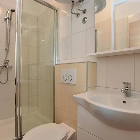 One-Bedroom Apartment In Podstrana