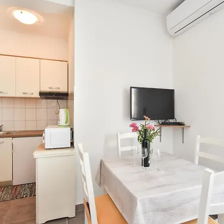 아파트 One-Bedroom Apartment In Podstrana