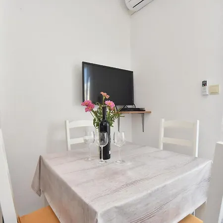 One-Bedroom Apartment In Podstrana 아파트 포드스트라나
